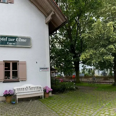 Zur Ulme Hotel *