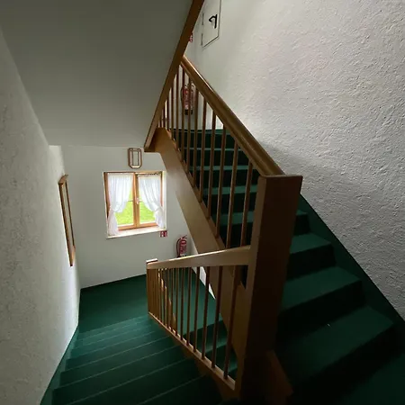 Hotell Zur Ulme Anzing